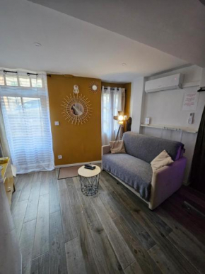 Atypique deux pièces au Village